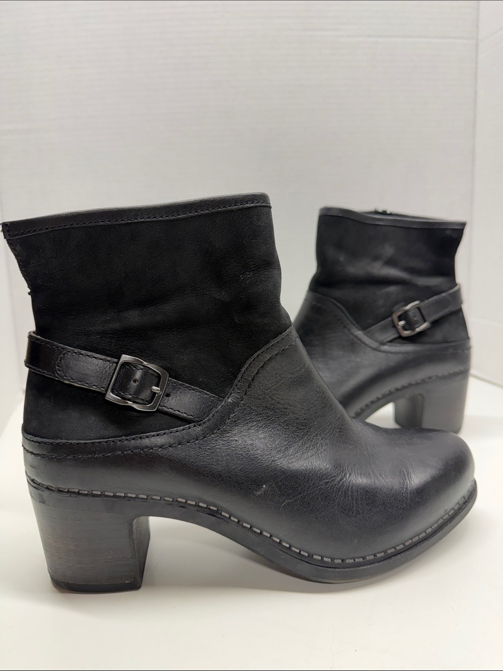 Dansko Hayley Boots Short Ankle Booties Suede Leather Heeled Zip Black Size 8
